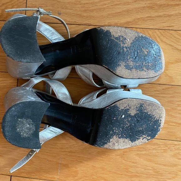 Brown's Silver Metallic Leather Platform Sandals - Picture 2 of 3